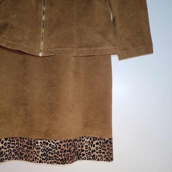 VINTAGE Daniel Laurent dress, matching zip-up blazer. Tan suede/leopard print - Picture 3 of 16